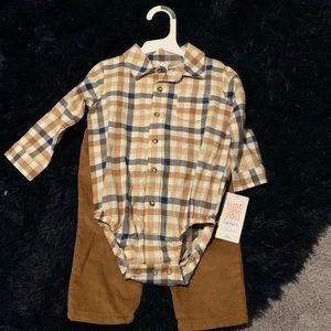 Brand new carters 2 piece set.